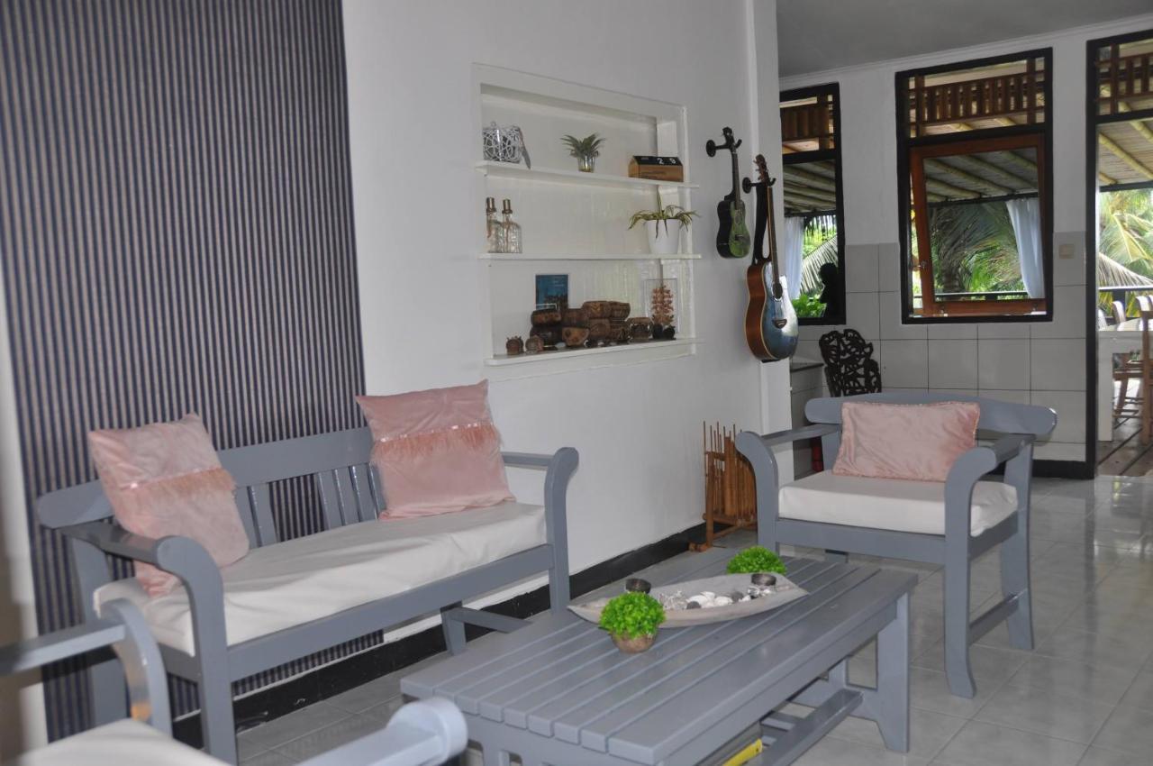 Guesthouse The 4 Fish มานาโด ภายนอก รูปภาพ
