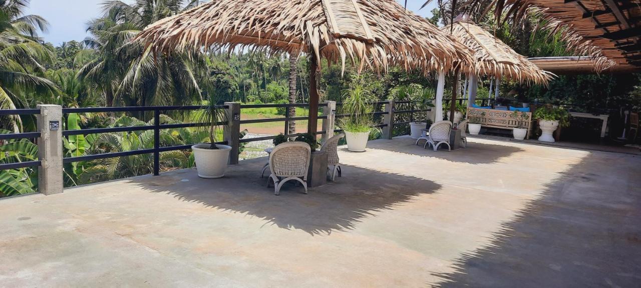 Guesthouse The 4 Fish มานาโด ภายนอก รูปภาพ
