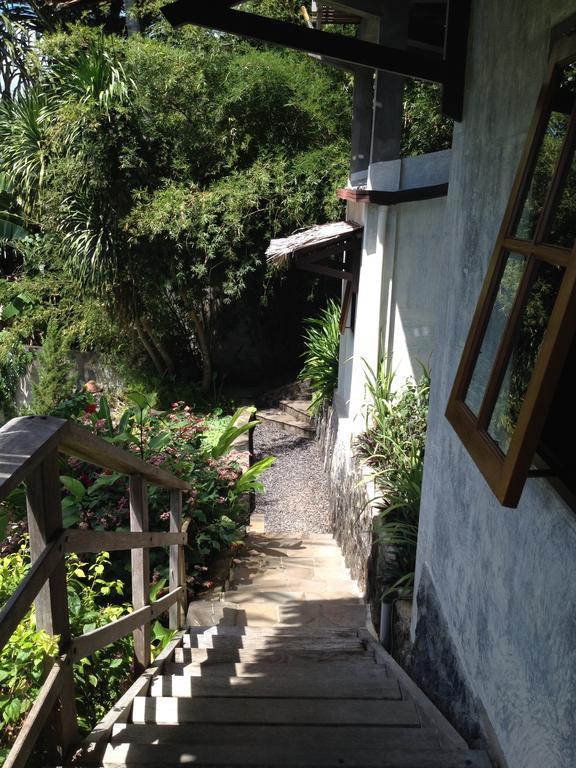 Guesthouse The 4 Fish มานาโด ภายนอก รูปภาพ