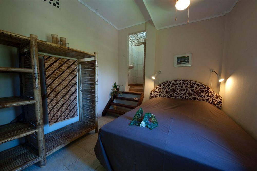 Guesthouse The 4 Fish มานาโด ภายนอก รูปภาพ